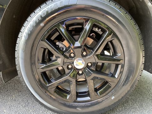 Used 2023 Chevrolet Equinox LT FWD image 39