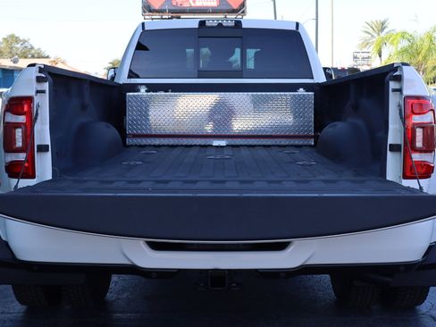 Used 2019 RAM 3500 Limited w/ Max Tow Package image 17