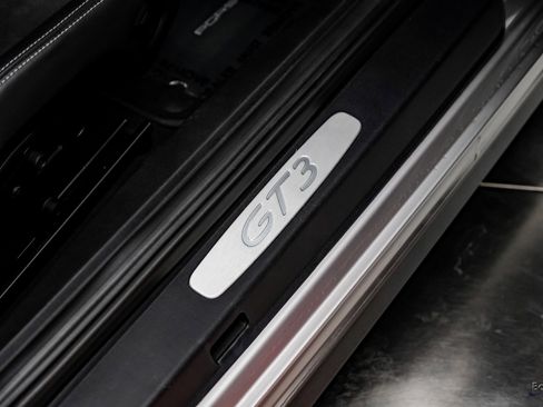 Used 2018 Porsche 911 GT3 w/ Sport Chrono Package image 50