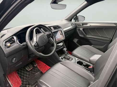 Used 2022 Volkswagen Tiguan SE R-Line AWD/4WD image 7
