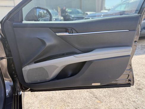 Used 2018 Toyota Camry LE FWD image 26