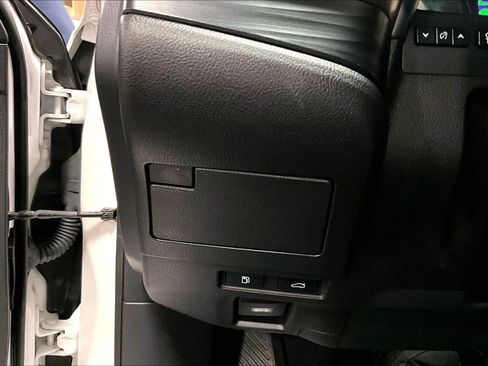 Used 2020 Lexus ES 300h w/ Accessory Package 2 FWD image 34