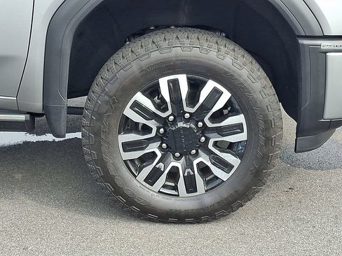 Used 2024 GMC Sierra 2500 Denali Ultimate AWD/4WD image 8
