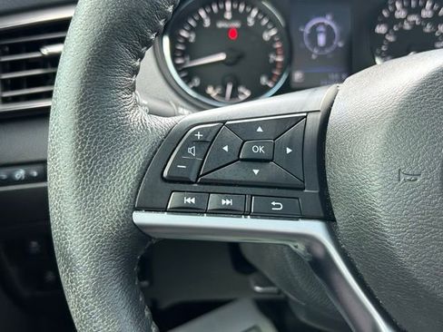 Used 2020 Nissan Rogue SL w/ Premium Package image 22