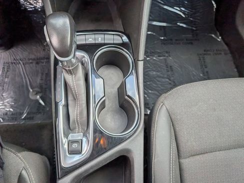 Used 2024 Buick Encore GX Preferred FWD image 19