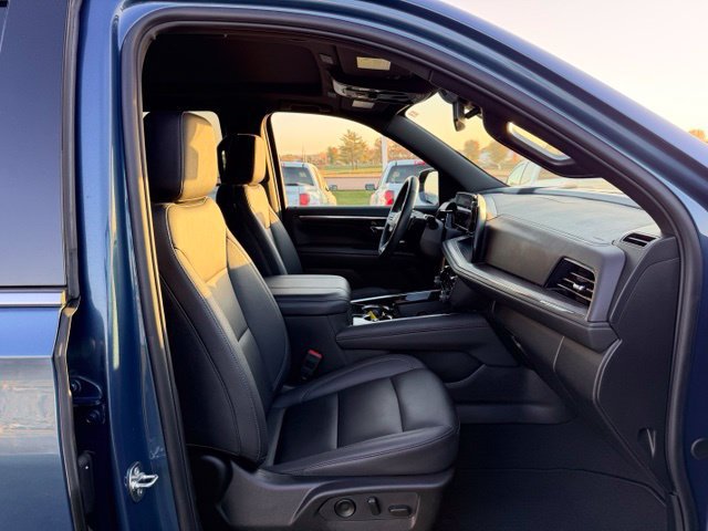 Used 2025 Chevrolet Tahoe LT w/ Comfort Package AWD/4WD image 11