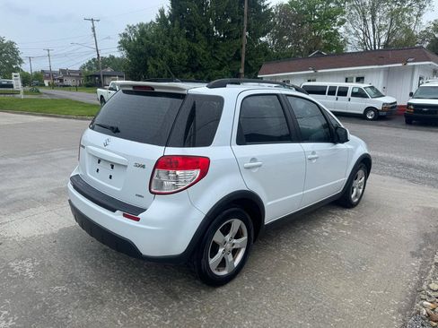 Used 2012 Suzuki SX4 Premium AWD/4WD image 5