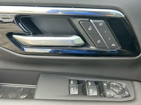 New 2026 Chevrolet Suburban Premier w/ Sun And Tow Package AWD/4WD image 30