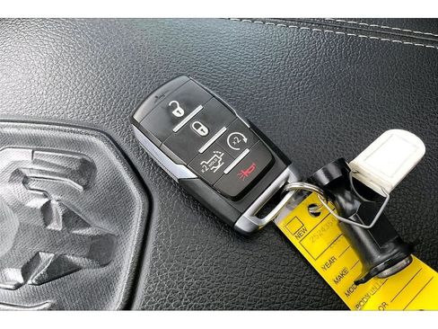 Used 2025 RAM 1500 Laramie image 14