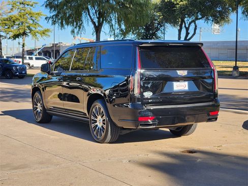Used 2022 Cadillac Escalade ESV Sport w/ Touring Package image 5