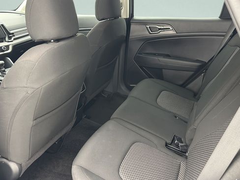 Used 2024 Kia Sportage LX FWD image 9
