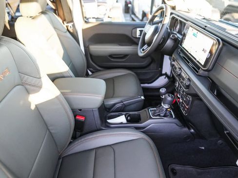 New 2026 Jeep Gladiator Mojave image 17