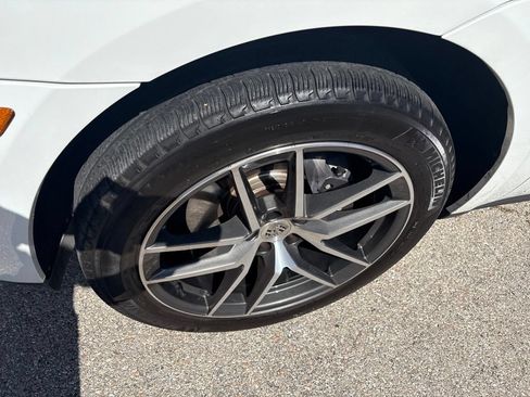 Used 2023 Porsche Macan AWD/4WD image 9