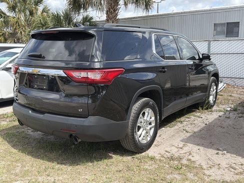 Used 2020 Chevrolet Traverse LT image 3