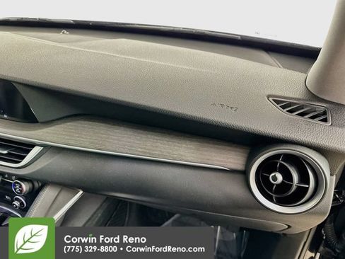 Used 2020 Alfa Romeo Stelvio Ti AWD/4WD image 34