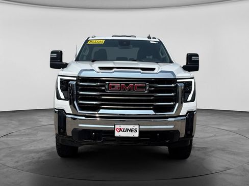 Used 2024 GMC Sierra 3500 SLE w/ SLE Convenience Package AWD/4WD image 2