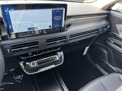 New 2025 Lincoln Corsair Reserve w/ Jet Appearance Package image 27