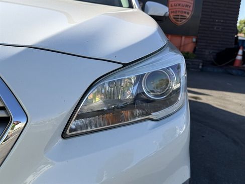 Used 2017 Subaru Outback 2.5i Limited AWD/4WD image 4