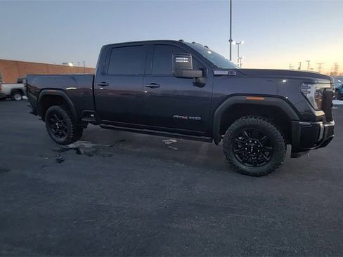 Used 2024 GMC Sierra 3500 AT4 w/ AT4 Premium Plus Package image 8