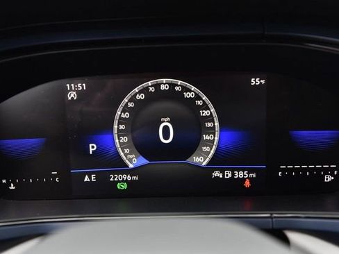 Used 2023 Volkswagen Taos SE w/ Panoramic Sunroof Package image 11