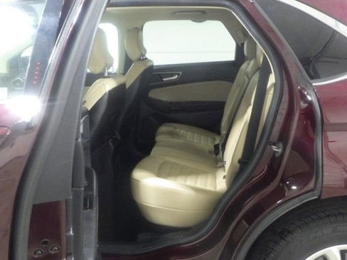 Used 2019 Ford Edge SEL w/ Equipment Group 201A FWD image 7