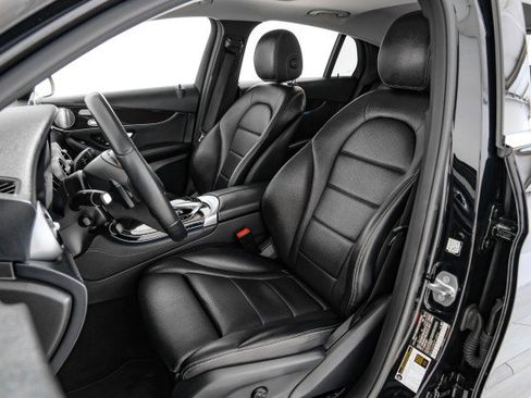 Used 2017 Mercedes-Benz GLC 300 4MATIC Coupe image 30