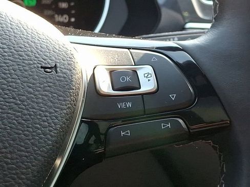 Used 2021 Volkswagen Tiguan SE R-Line image 22