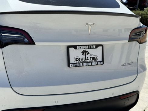 Used 2022 Tesla Model Y Performance AWD/4WD image 10