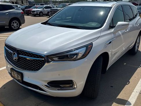 Used 2021 Buick Enclave Avenir w/ Avenir Technology Package AWD/4WD image 3