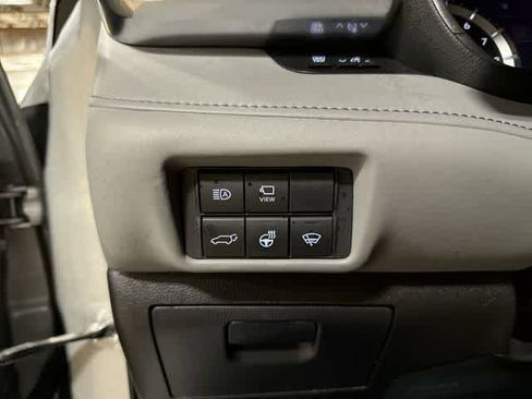 Used 2021 Toyota Highlander Limited AWD/4WD image 34