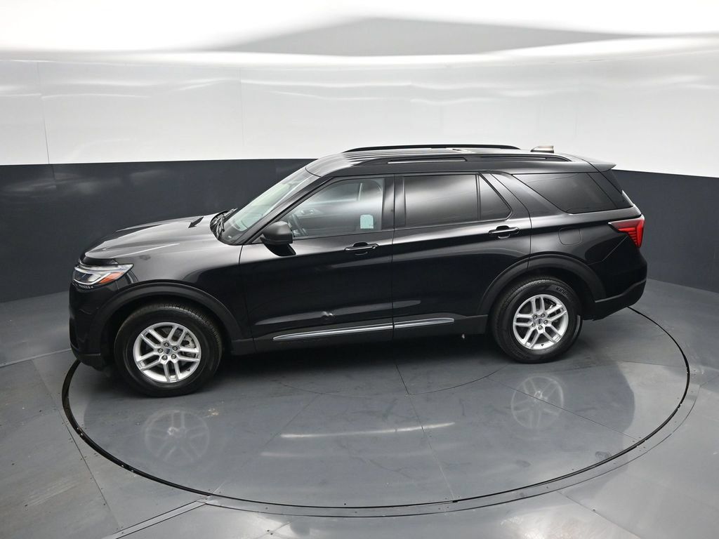 Used 2025 Ford Explorer Active AWD/4WD image 43