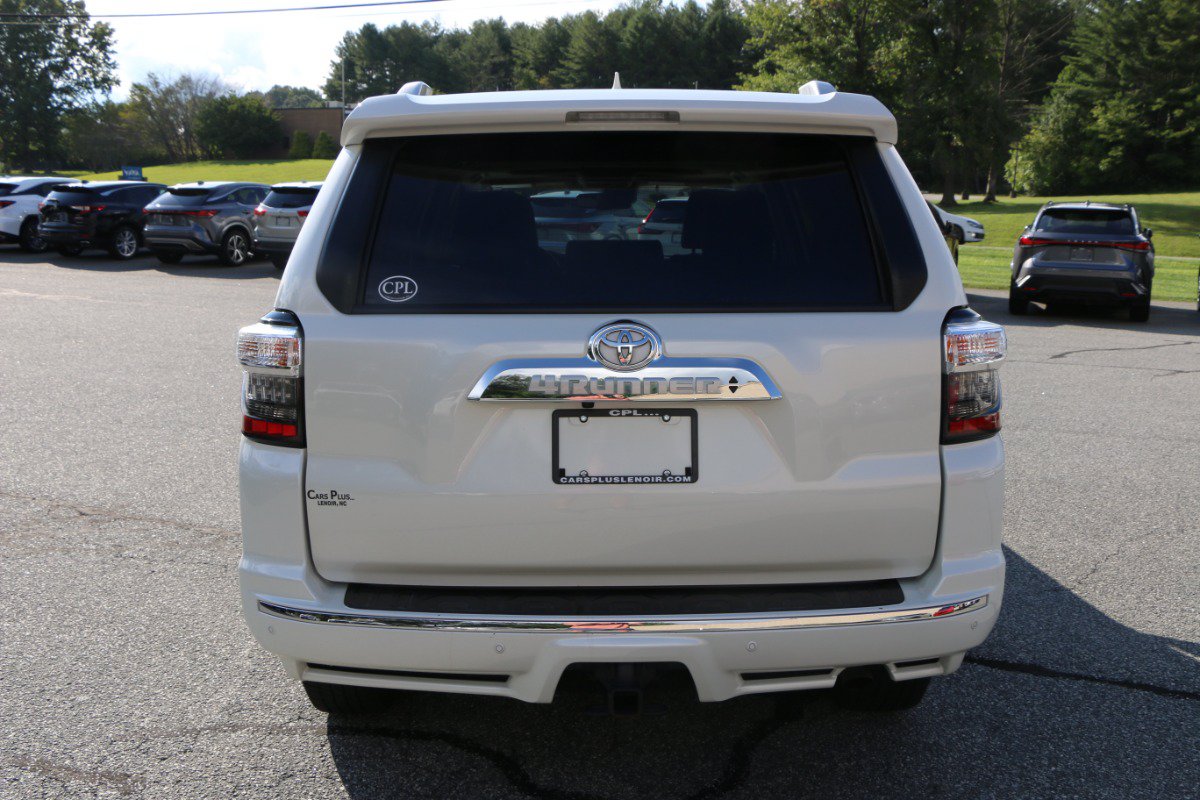 Used 2023 Toyota 4Runner Limited AWD/4WD image 4