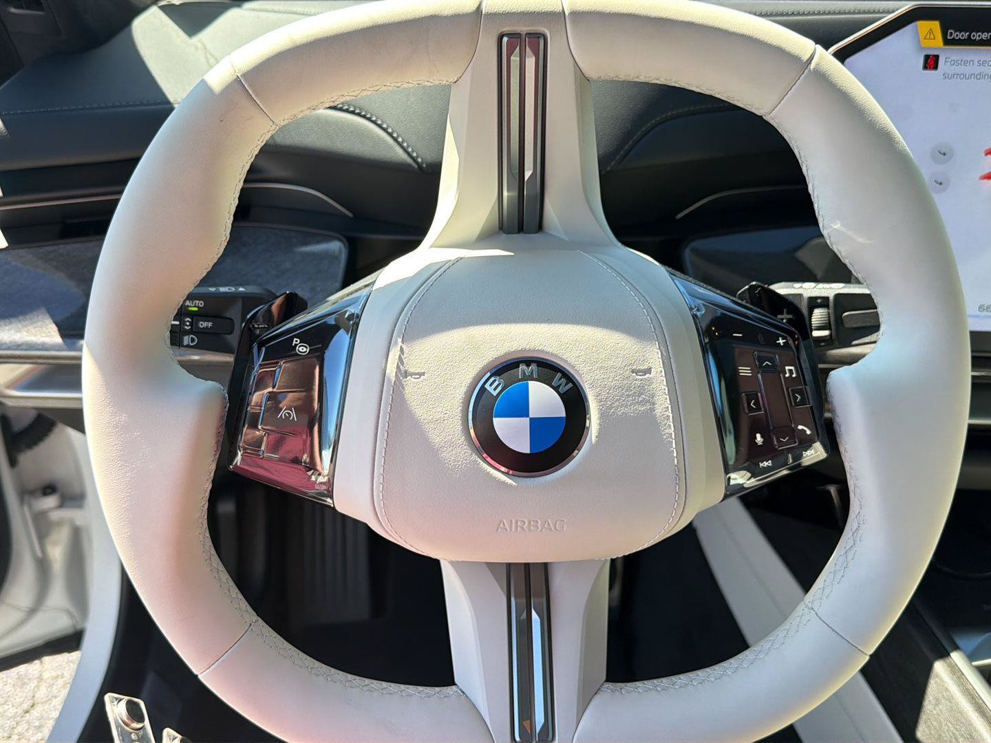 New 2027 BMW 740i RWD image 21