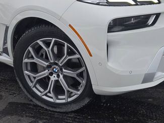 Used 2025 BMW X7 xDrive40i video 3