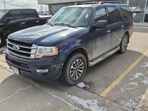 Used 2017 Ford Expedition XLT w/ Equipment Group 202A AWD/4WD image 2