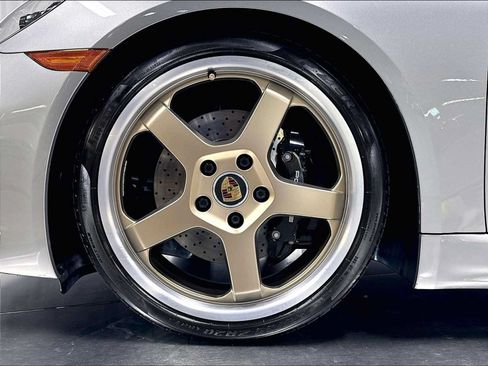 Used 2022 Porsche 718 Boxster RWD image 13