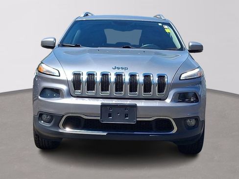 Used 2017 Jeep Cherokee Limited AWD/4WD image 2