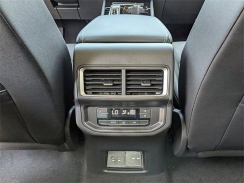 New 2026 Volkswagen Atlas SE image 15