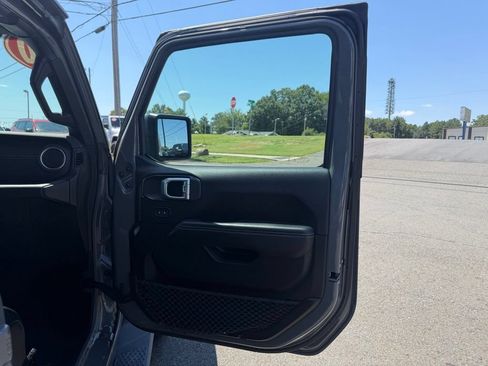 Used 2020 Jeep Gladiator Overland AWD/4WD image 29