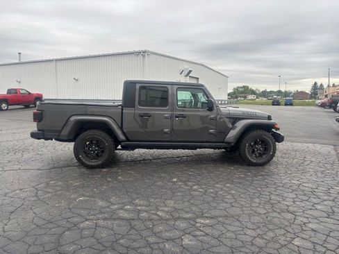 Used 2024 Jeep Gladiator Sport AWD/4WD image 7