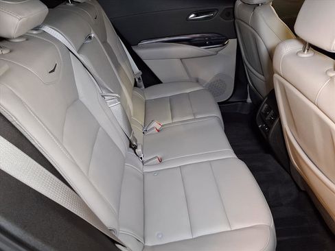 Certified 2023 Cadillac XT4 Luxury w/ Cold Weather Package image 20