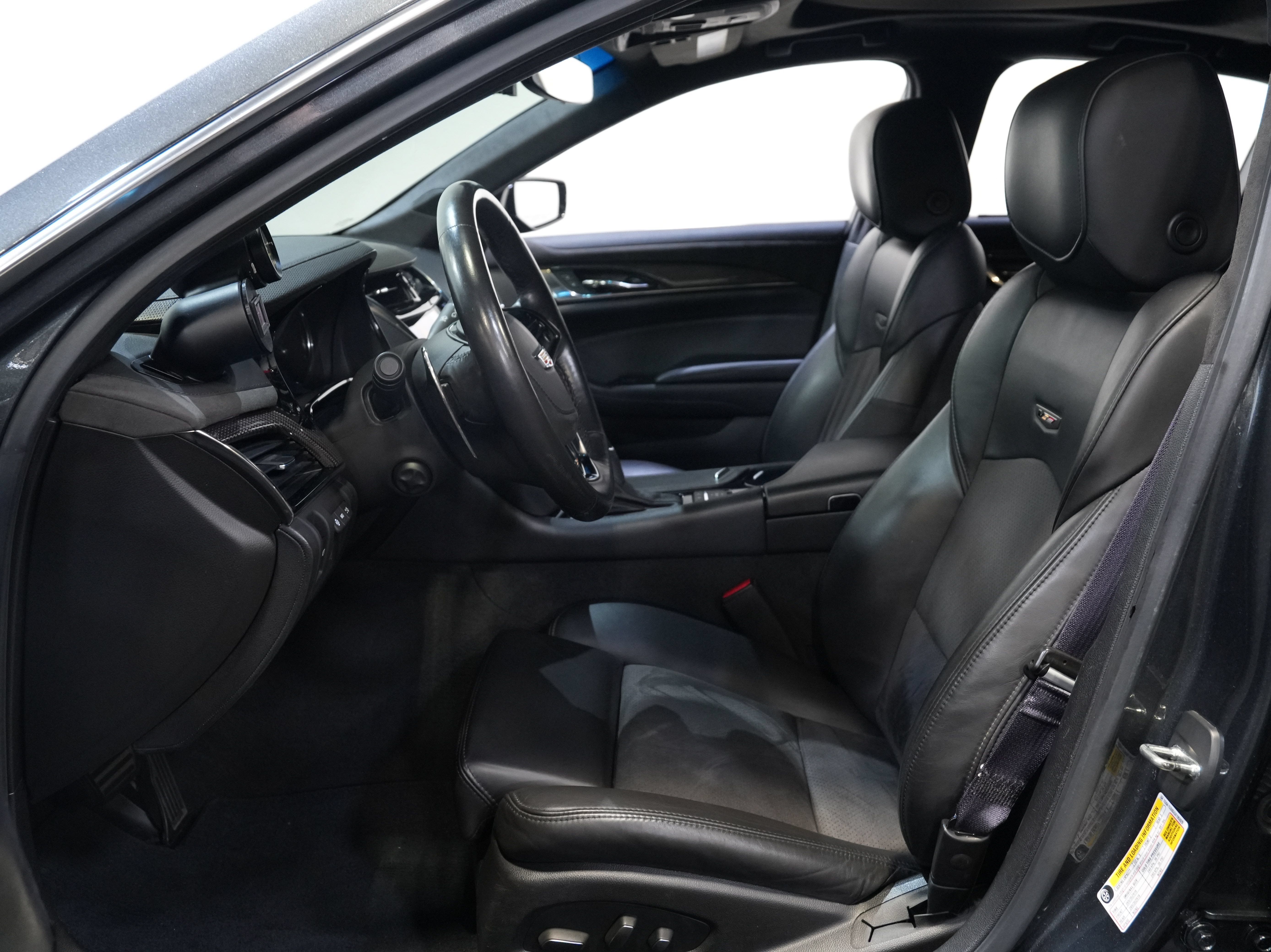 Used 2016 Cadillac CTS V w/ Luxury Package RWD image 32