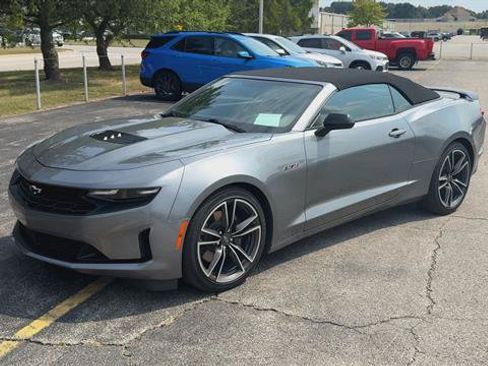 Used 2021 Chevrolet Camaro LT w/ Technology Package RWD image 5