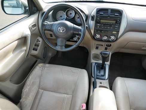 Used 2004 Toyota RAV4 4WD image 9