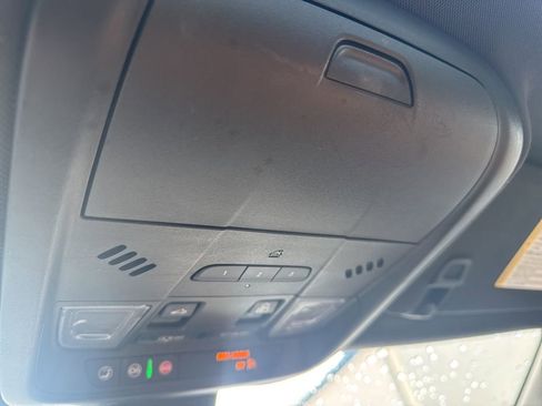 Used 2020 Chevrolet Equinox Premier image 26