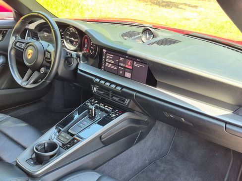 Certified 2020 Porsche 911 Carrera 4S AWD/4WD image 19