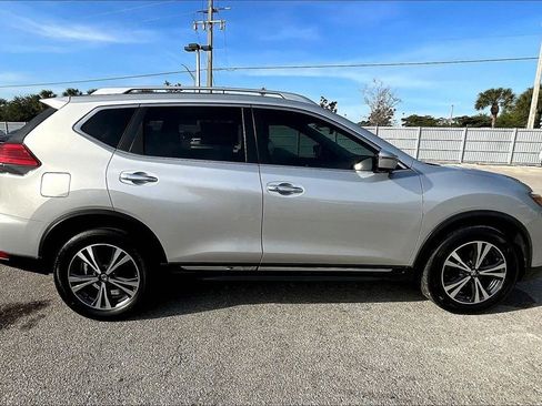 Used 2017 Nissan Rogue SL w/ SL Premium Package image 4