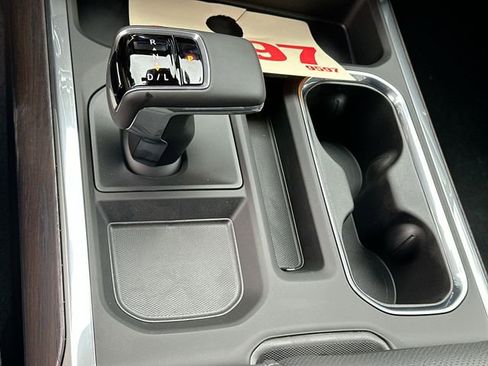 New 2026 GMC Sierra 1500 SLT w/ SLT Convenience Package image 21