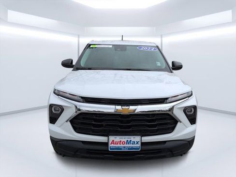 Used 2024 Chevrolet TrailBlazer LS w/ LS Convenience Package FWD image 8