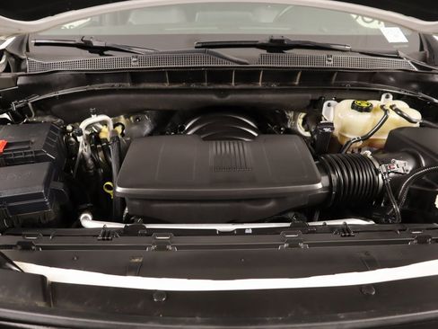 Used 2023 Chevrolet Suburban Z71 w/ Luxury Package image 21